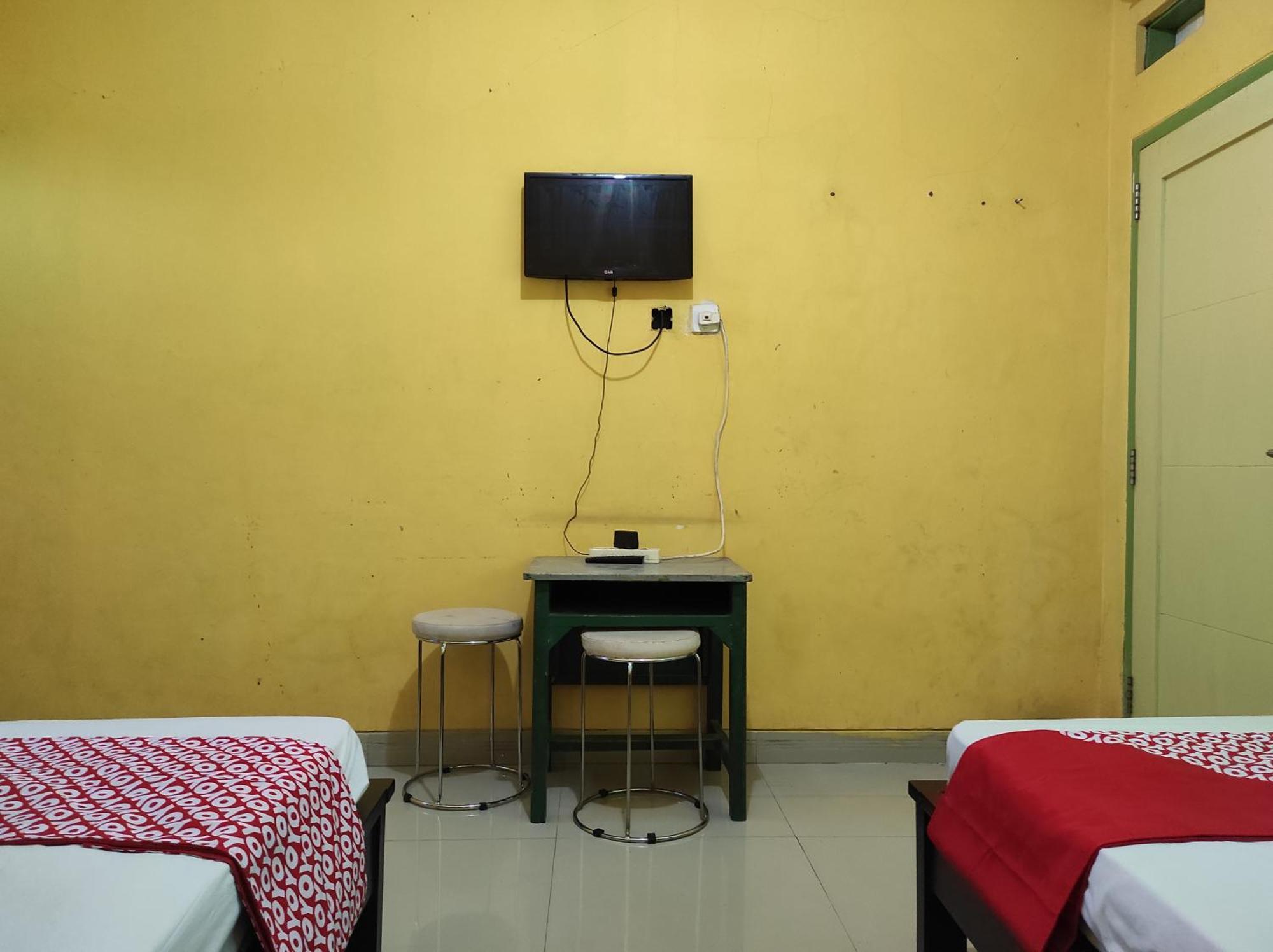 Oyo 90333 Wisma Tenang Jaya Syariah Majalengka Exterior foto
