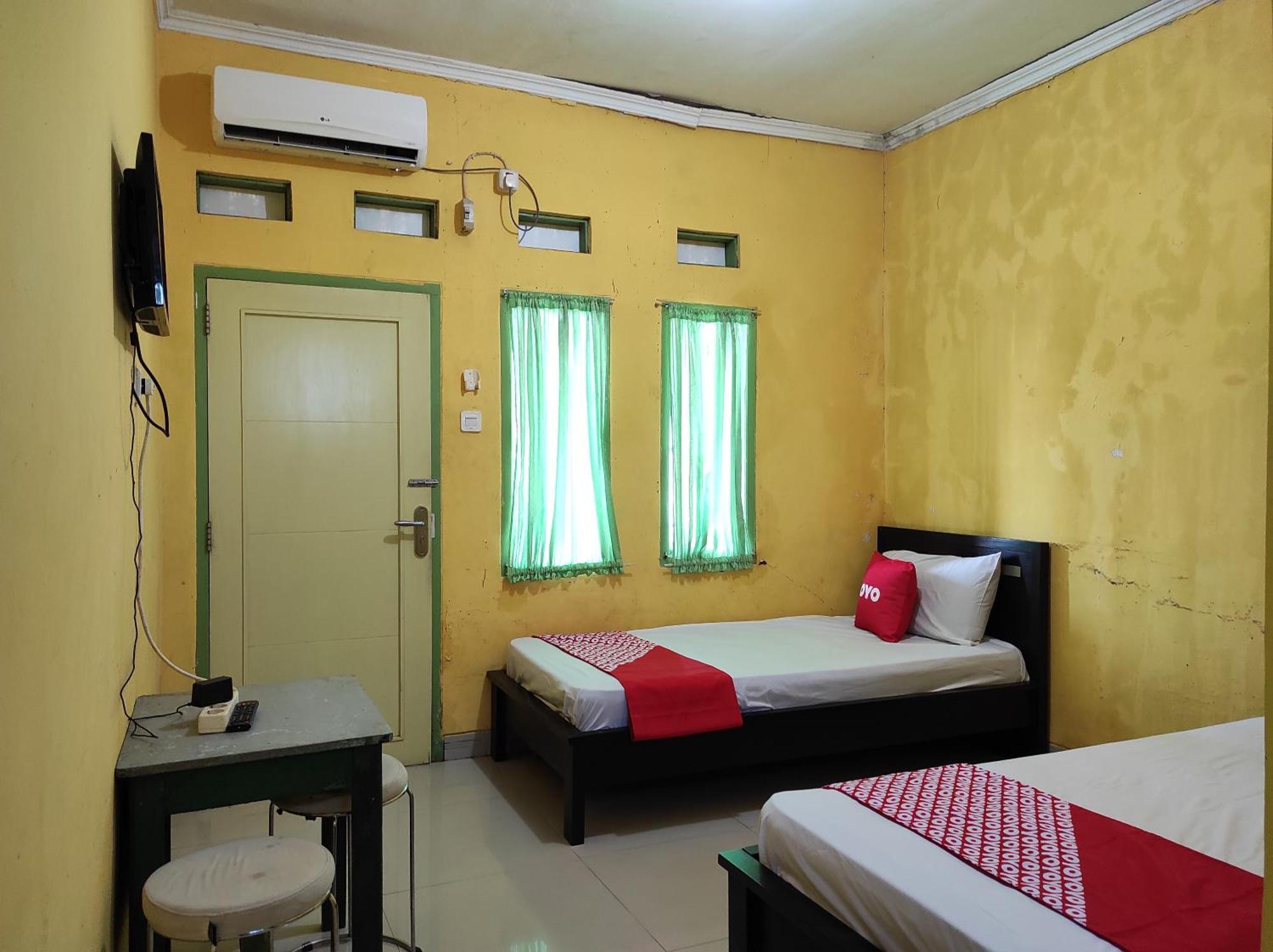 Oyo 90333 Wisma Tenang Jaya Syariah Majalengka Exterior foto