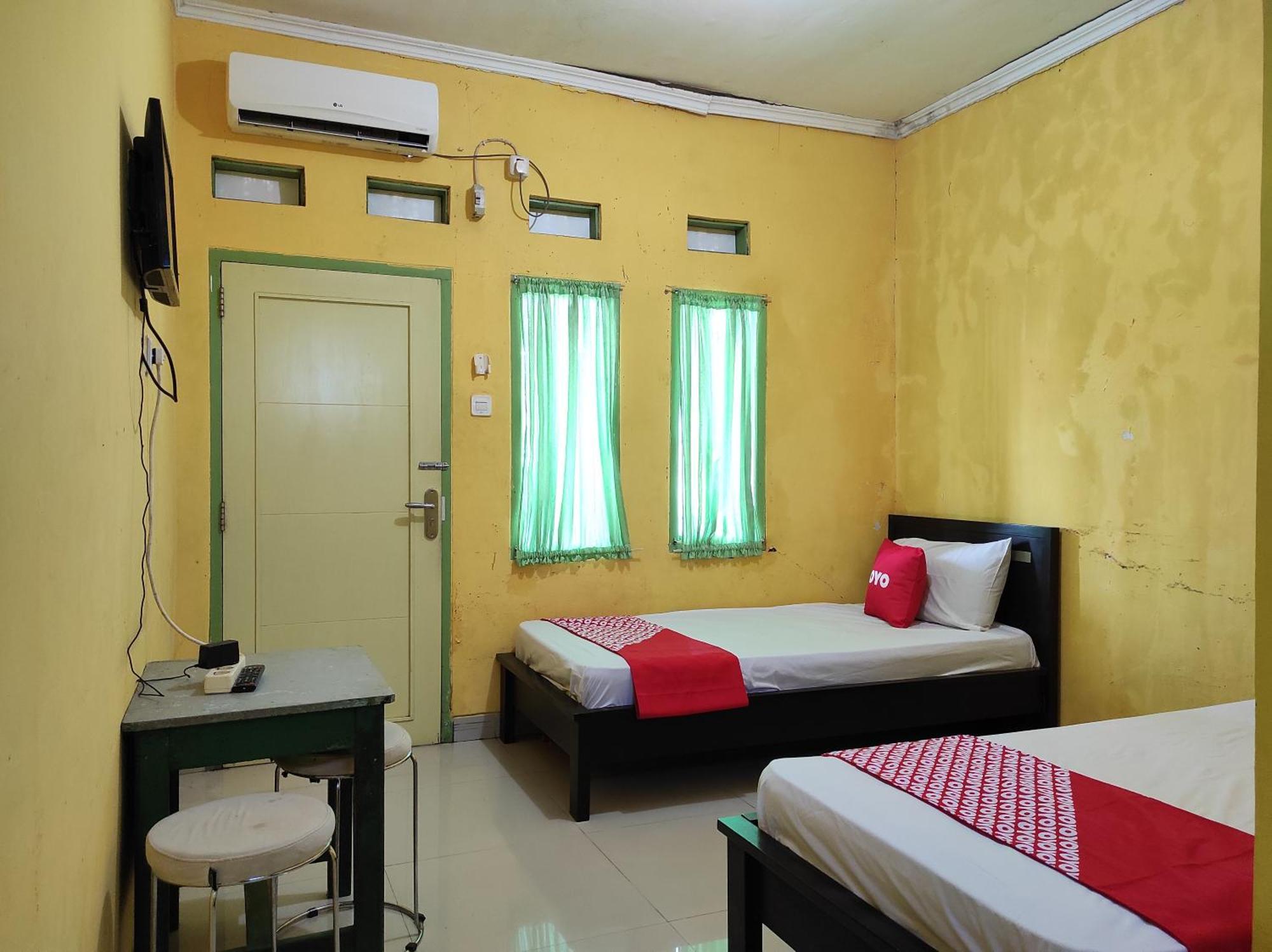 Oyo 90333 Wisma Tenang Jaya Syariah Majalengka Exterior foto